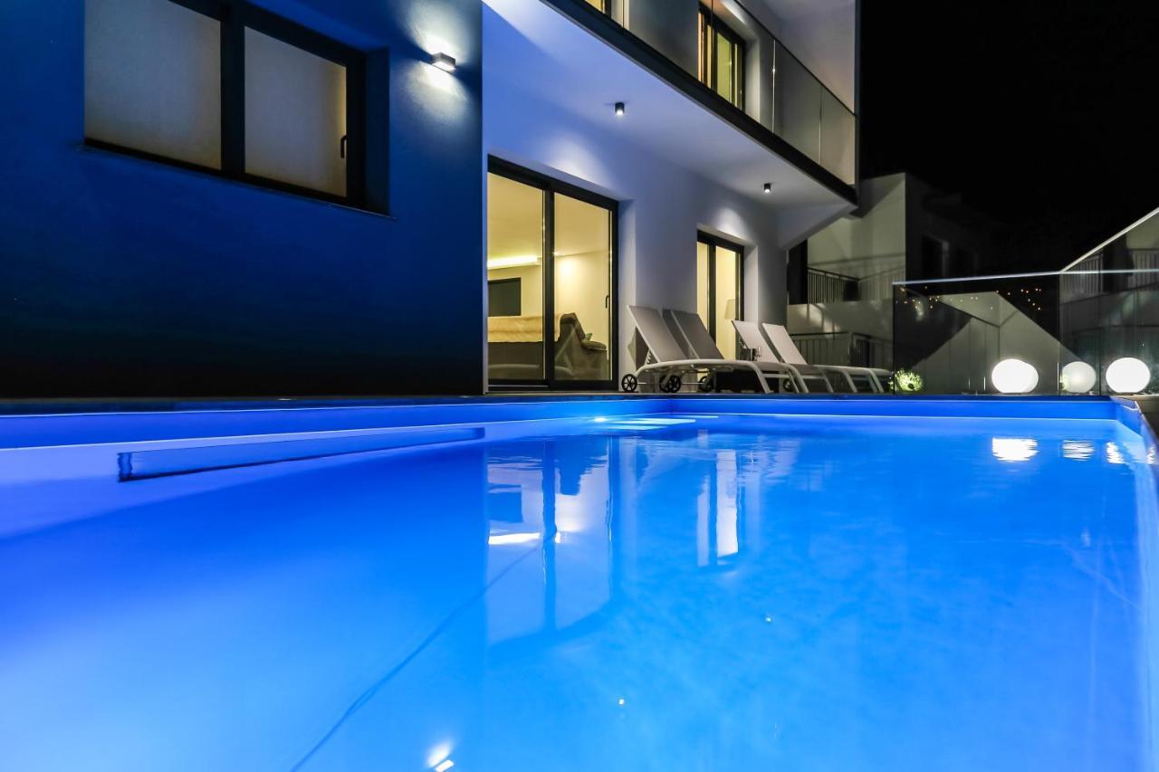 A&M House II Luxury Holidays Home 阿科达卡列塔 外观 照片